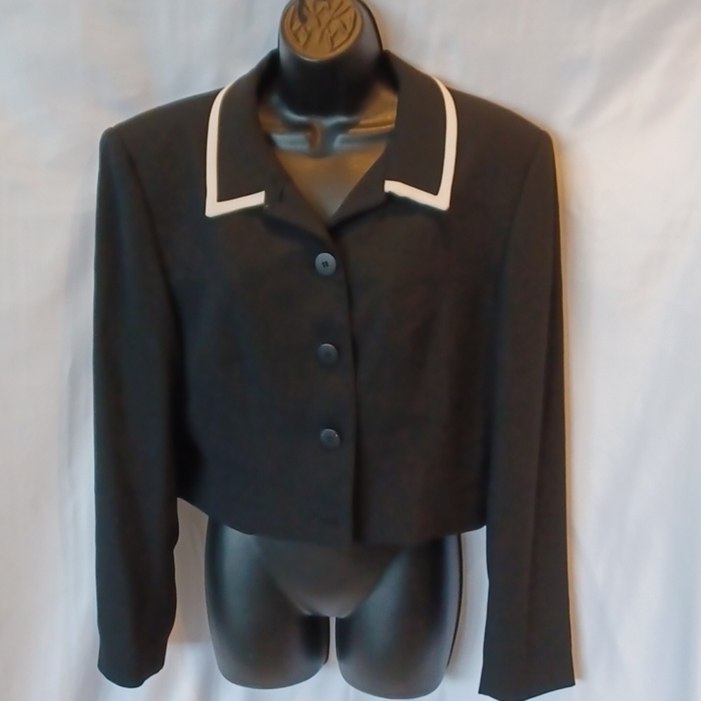 Vtg Jacqueline Ferrar crop jacket, black & cream